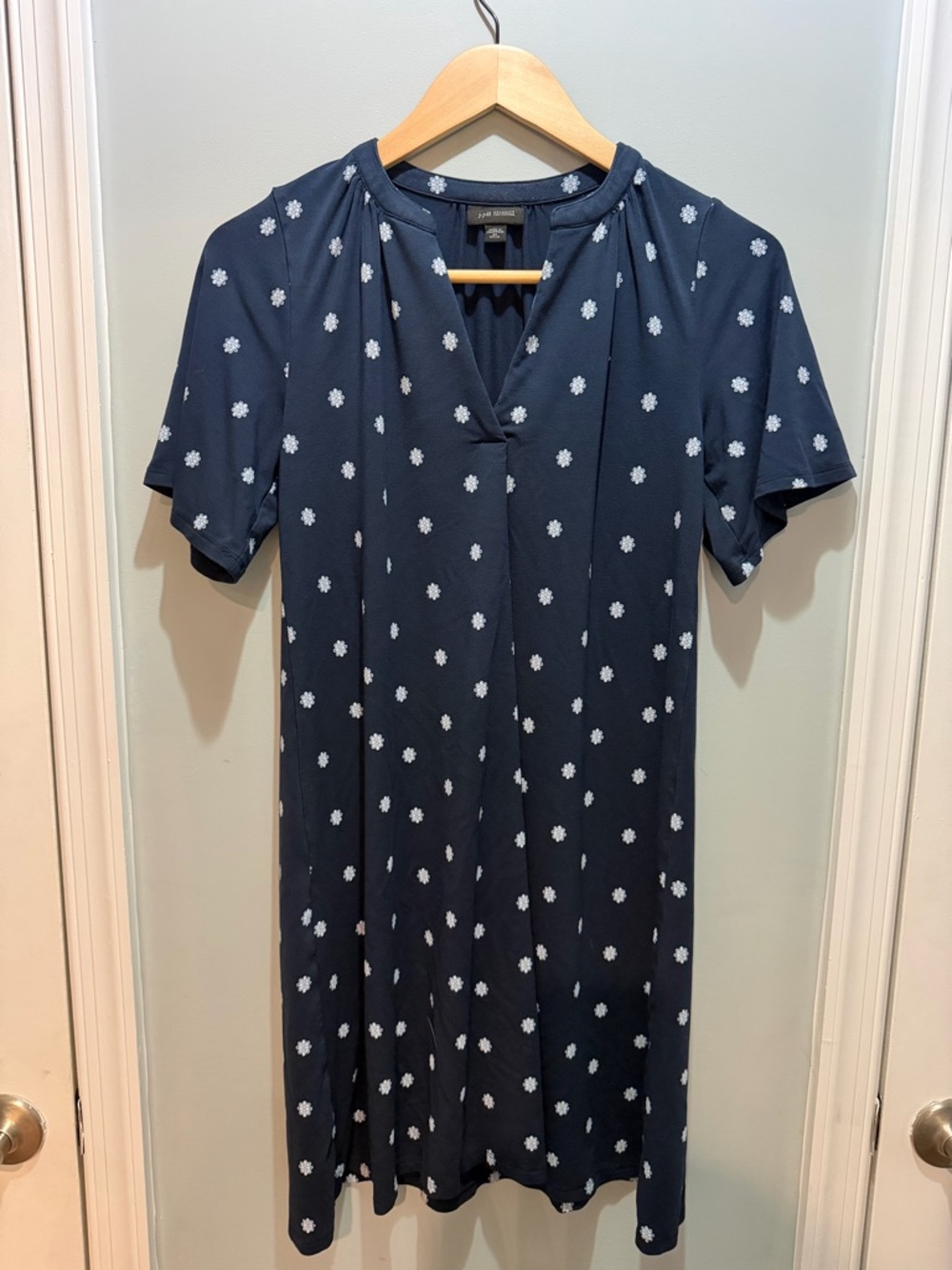 J. Jill Wearever Floral Navy V-Neck Casual Dress Summer Jersey Comfortable